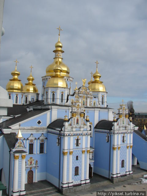 Вид на собор со 2-го яруса колокольни Киев, Украина