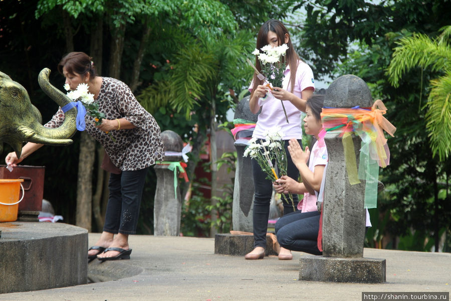 Место культа — только для женщин Чианграй, Таиланд
