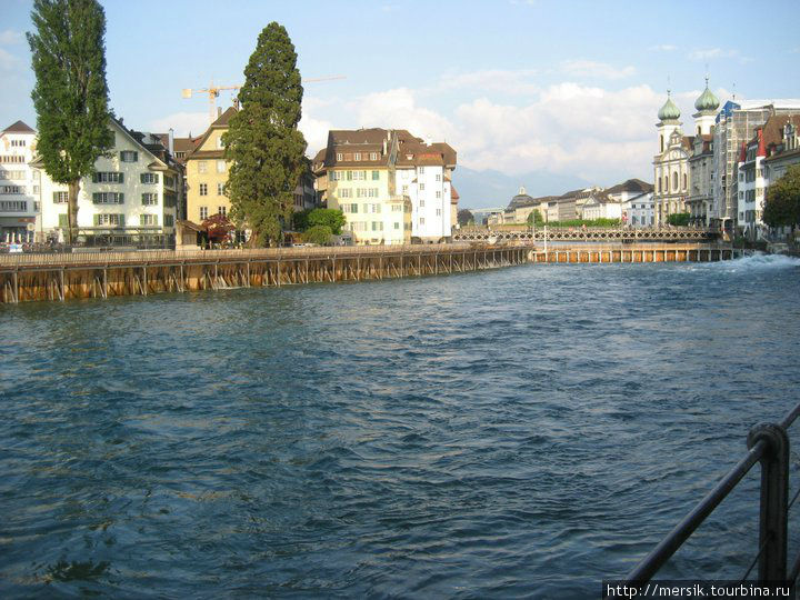 Люцерн, Фирвальдштетское озеро и мост Капелльбрюкке Люцерн, Швейцария